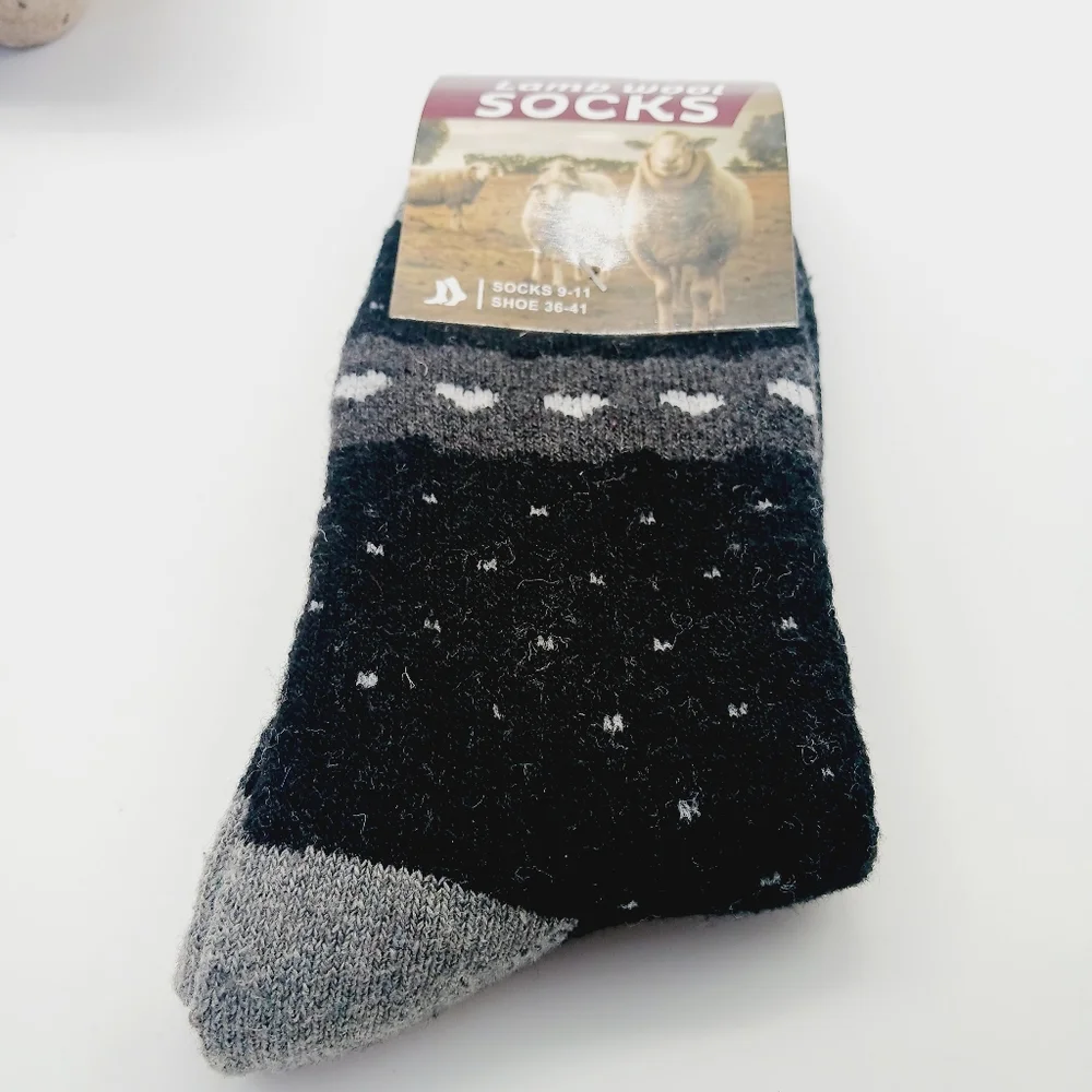 ⚫️ 12 Lamb Wool Crew 'Valentines Day Heart' Winter Boot Socks Size 9-11 Wom…